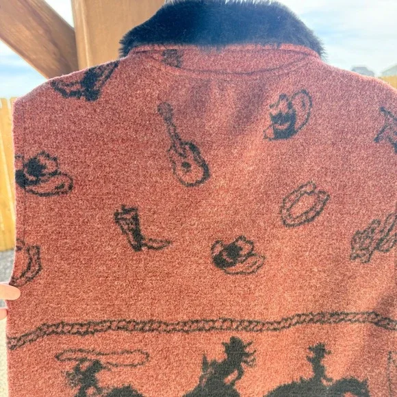 Vintage Black Mountain Outdoor Western Vest Rust Faux Fur Collar Cowgirl  Print - Picture 4 of 11